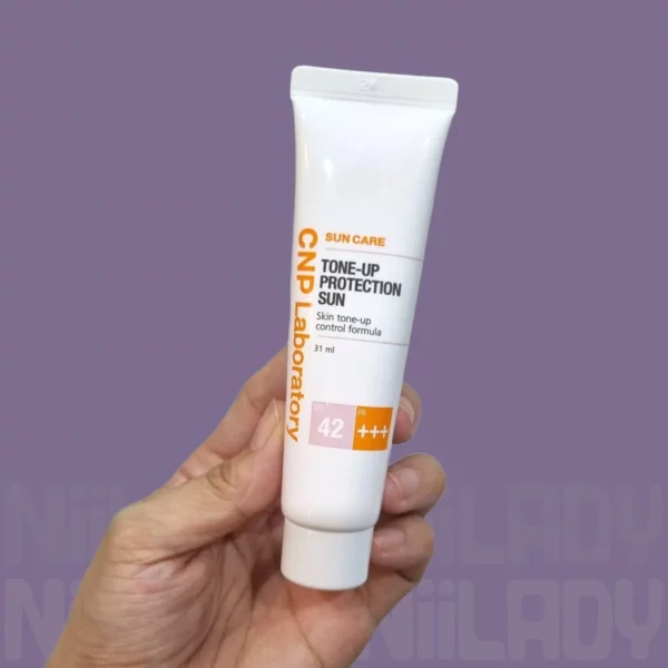Kem chống nắng nâng tone kiềm dầu CNP Laboratory Tone-Up